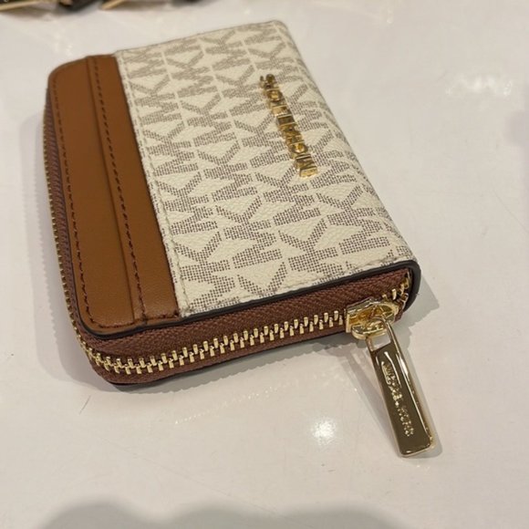 NWT MICHAEL KORS JET SET ZIP AROUND LEATHER CARD CASE WALLET